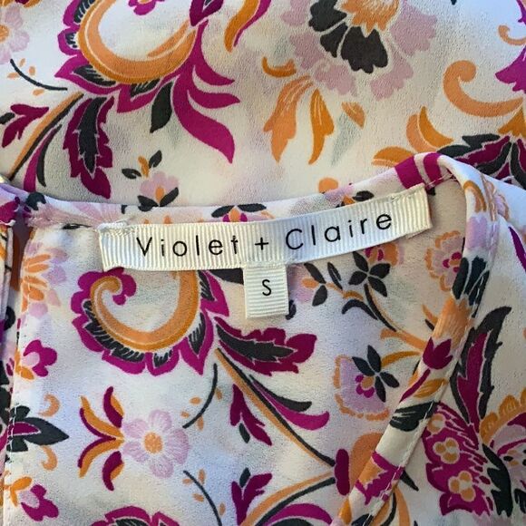 Violet + Claire Paisley Floral Blouse - Picture 7 of 7